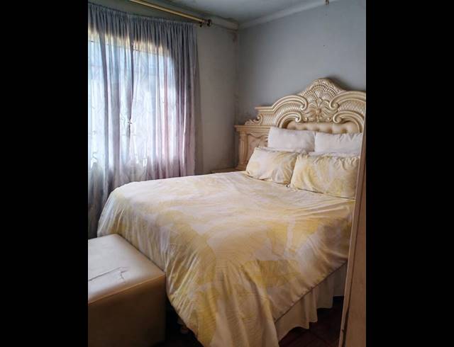 2 BEDROOM HOUSE FOR SALE IN LENASIA SOUTH EXT 4